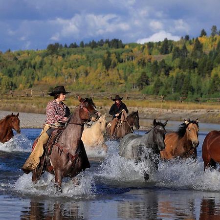 Heart Six Ranch Villa Моран Екстериор снимка