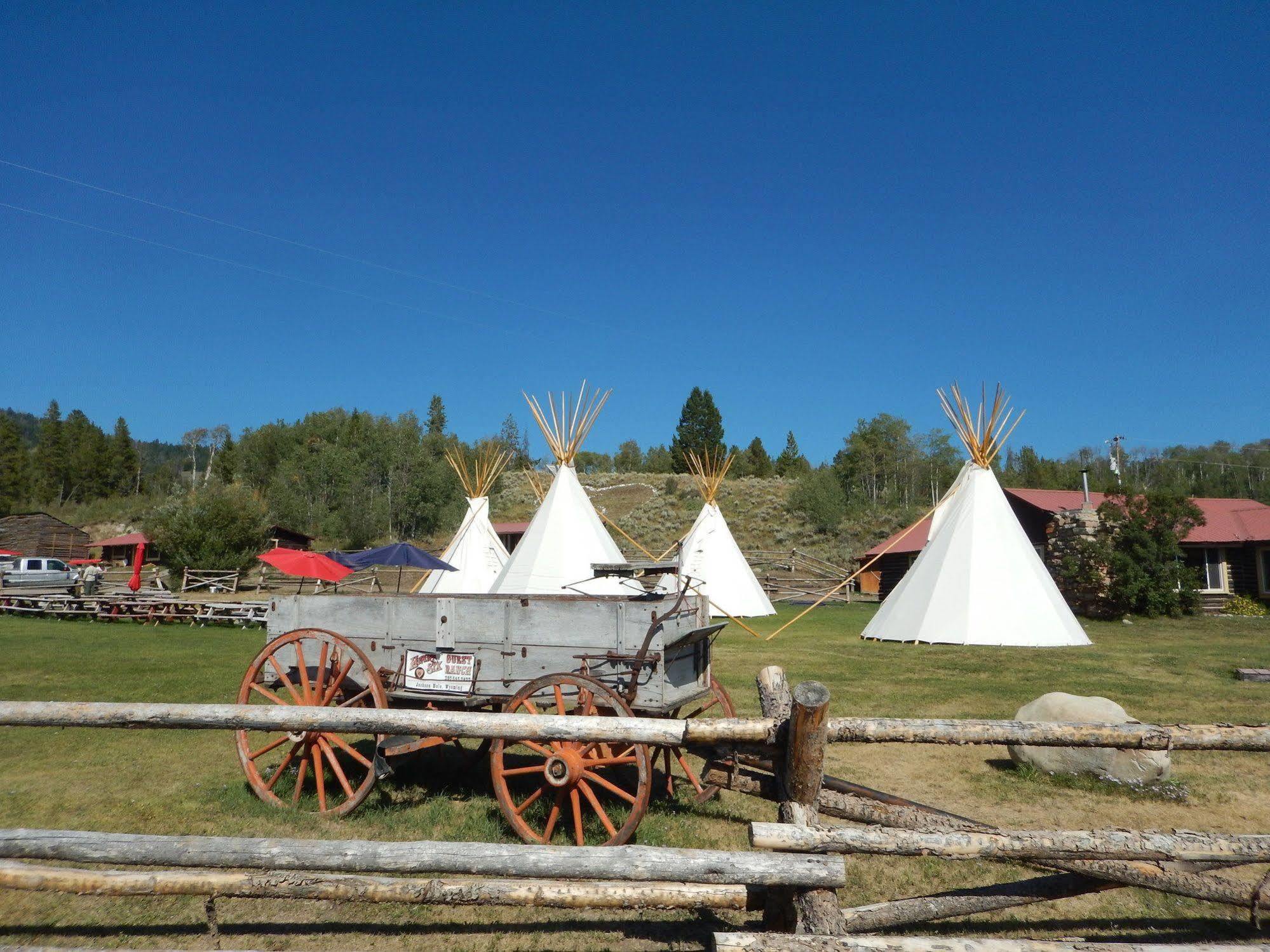 Heart Six Ranch Villa Моран Екстериор снимка