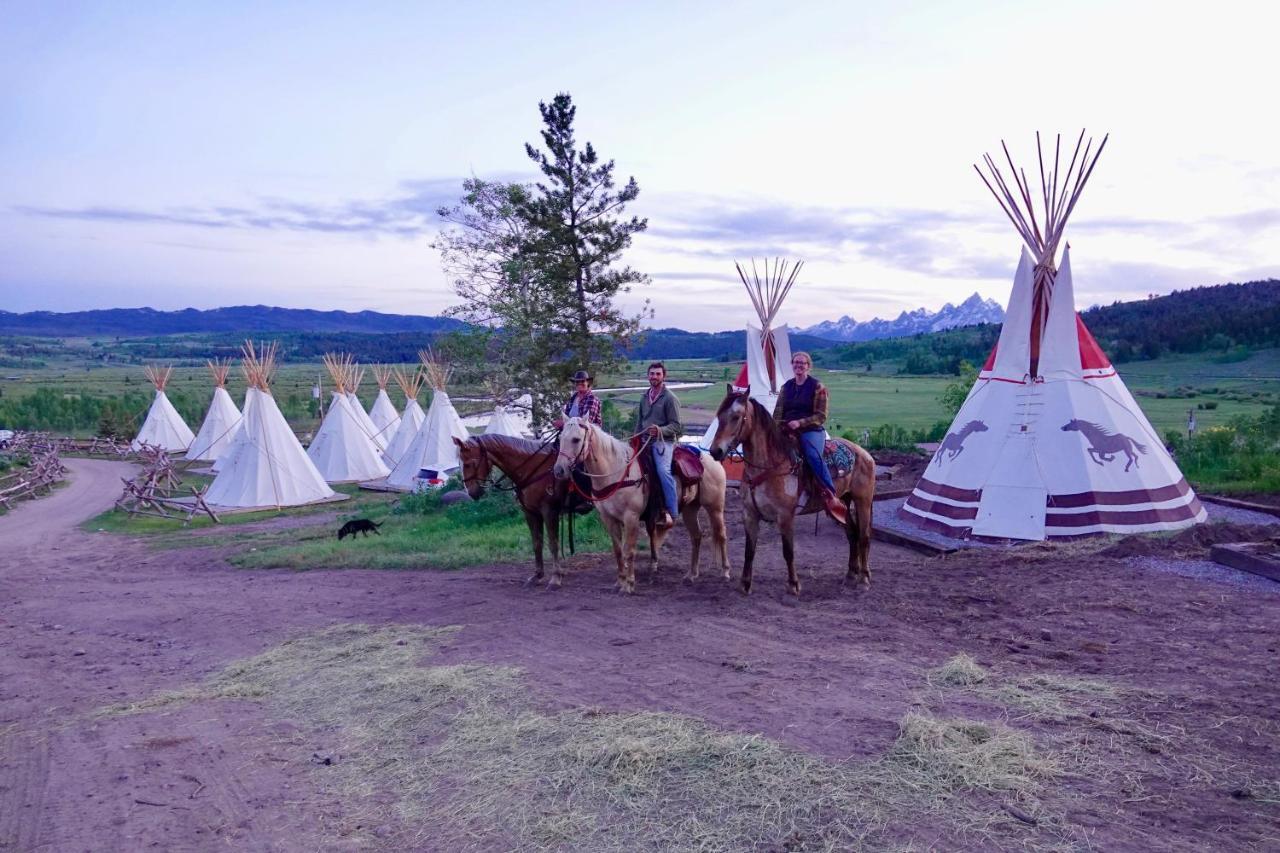 Heart Six Ranch Villa Моран Екстериор снимка