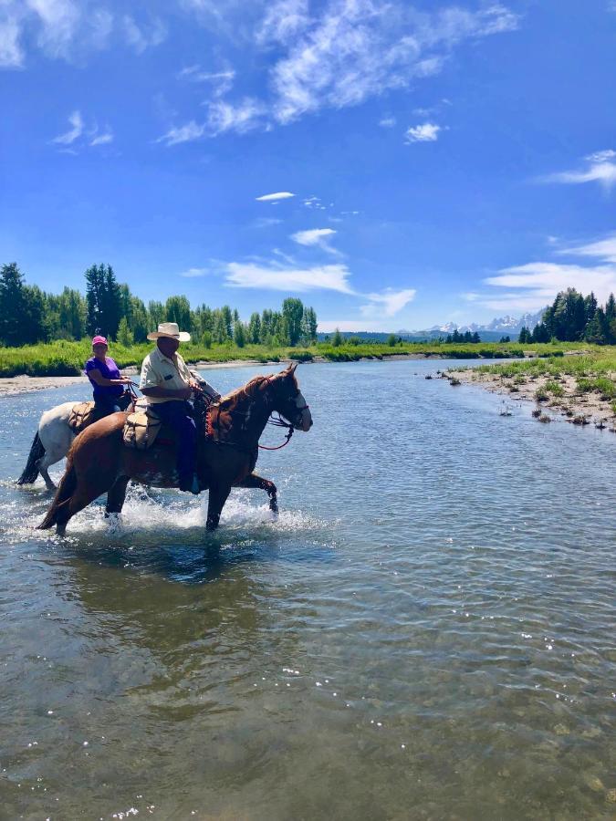 Heart Six Ranch Villa Моран Екстериор снимка