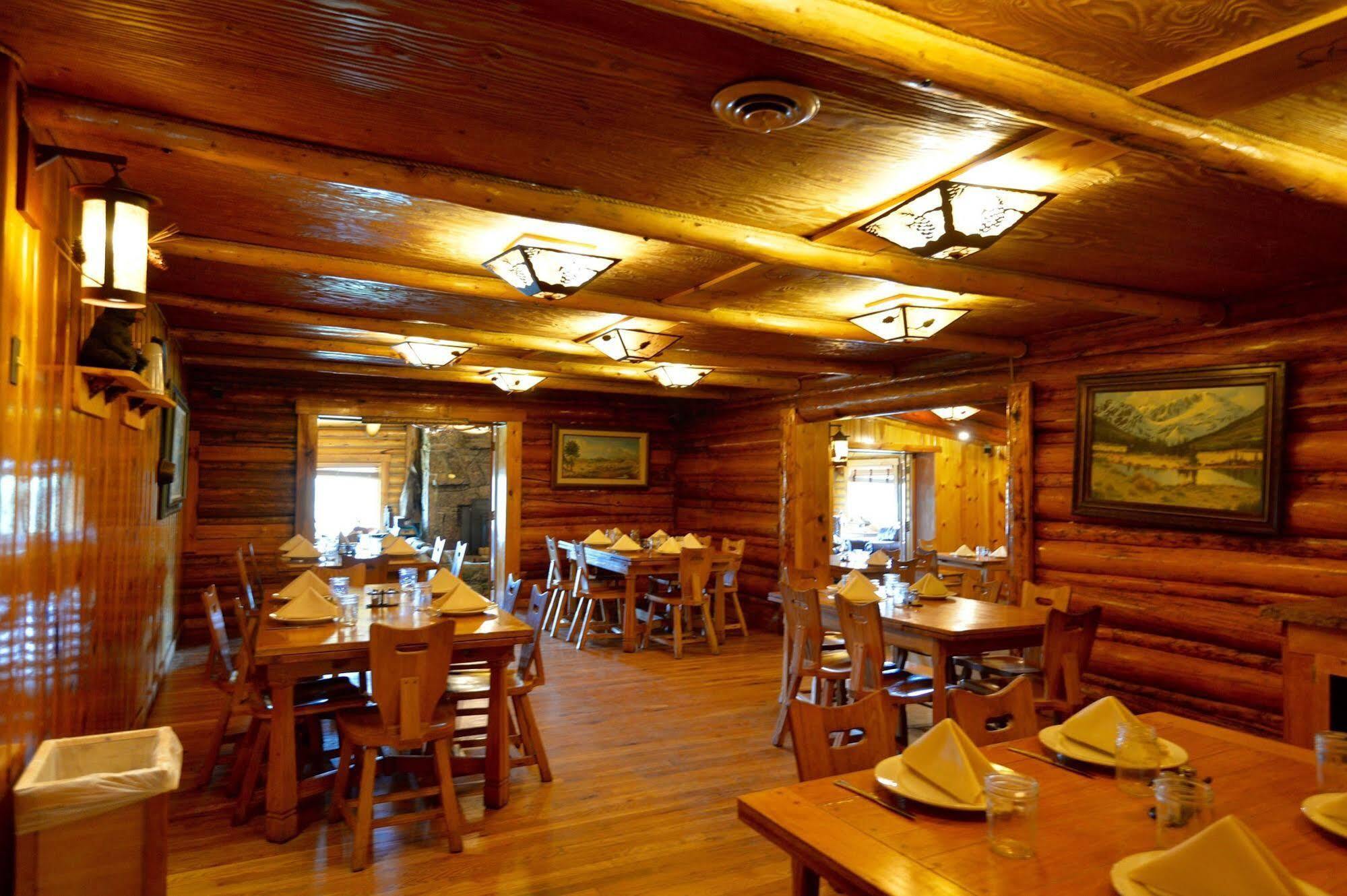 Heart Six Ranch Villa Моран Екстериор снимка